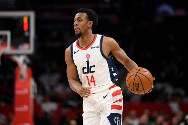 小卡伤退快船负森林狼 利拉德12中2雄鹿负国王